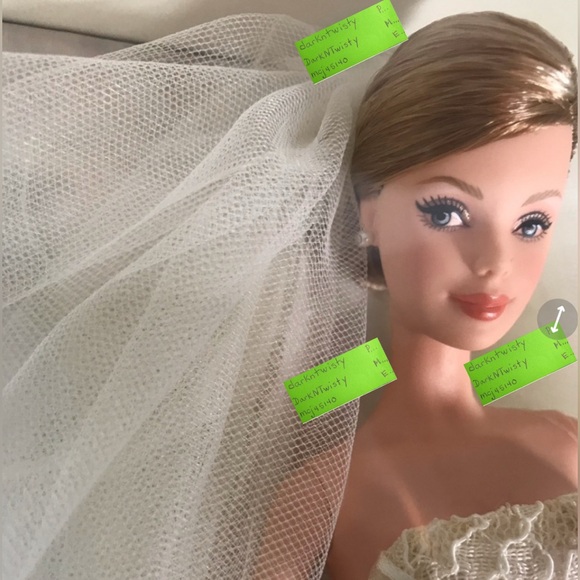 Carolina Herrera Gold Label Barbie NRFB BNIB MIB PRICE VERY FIRM!! - Picture 6 of 8